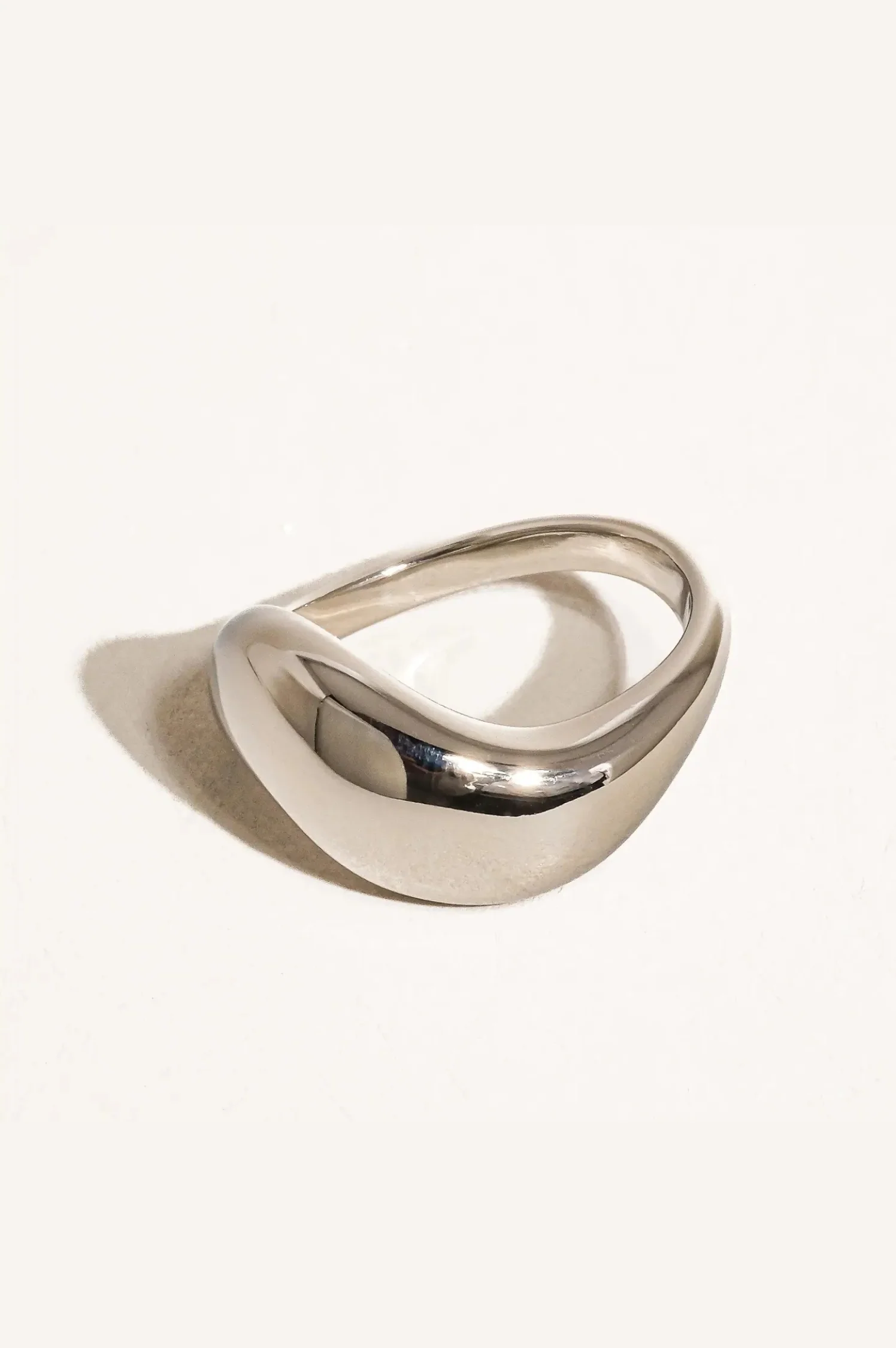 Erin Classic Wavy Band - Intensery